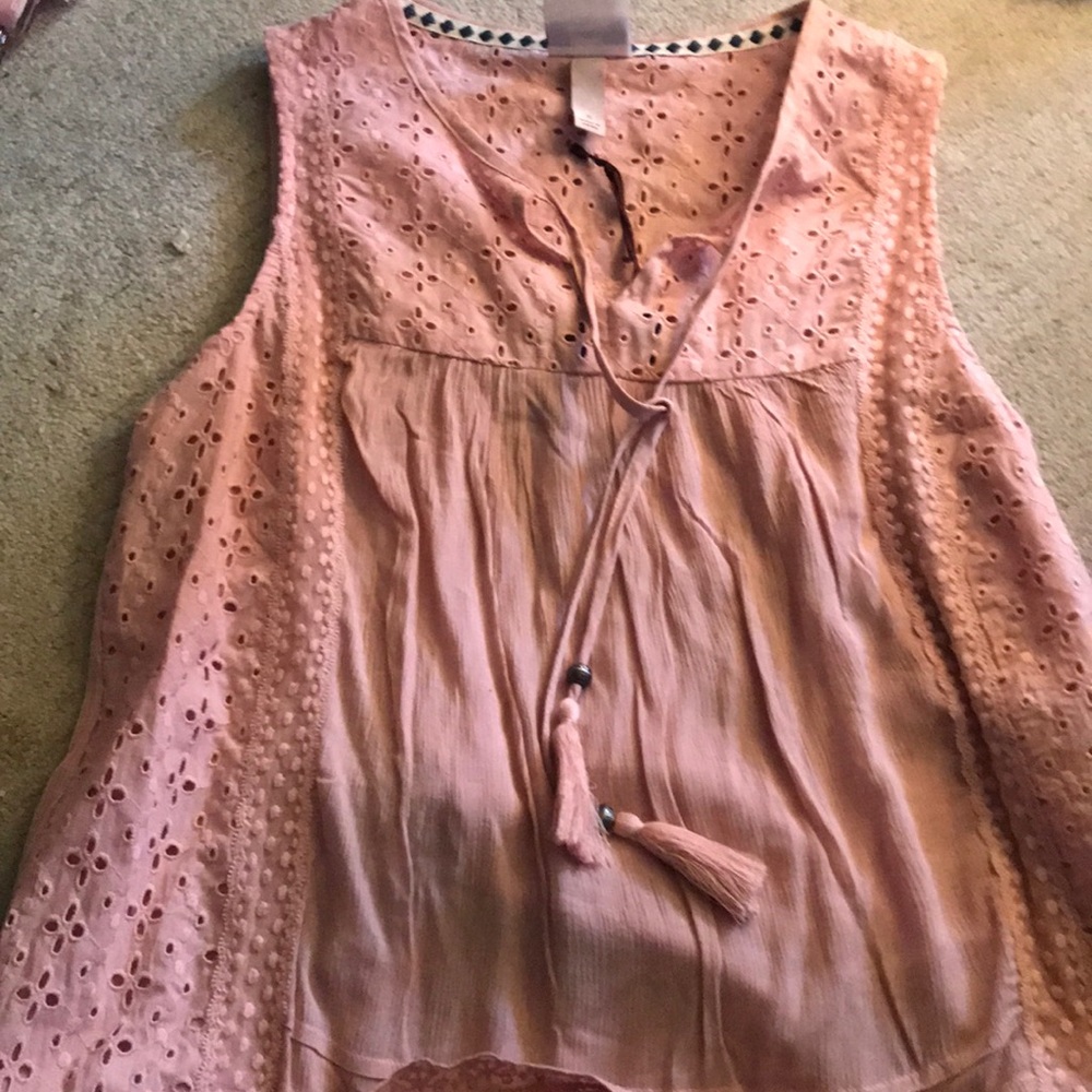 pink shirt